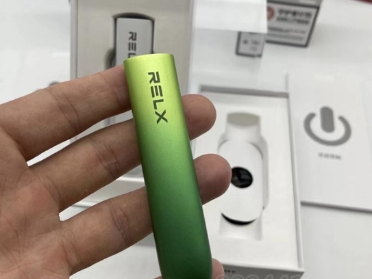 RELX悦刻承诺拒绝未成年人购买电子烟